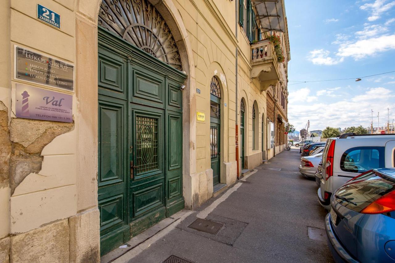 Apartments Porto Marina 2 リエカ エクステリア 写真