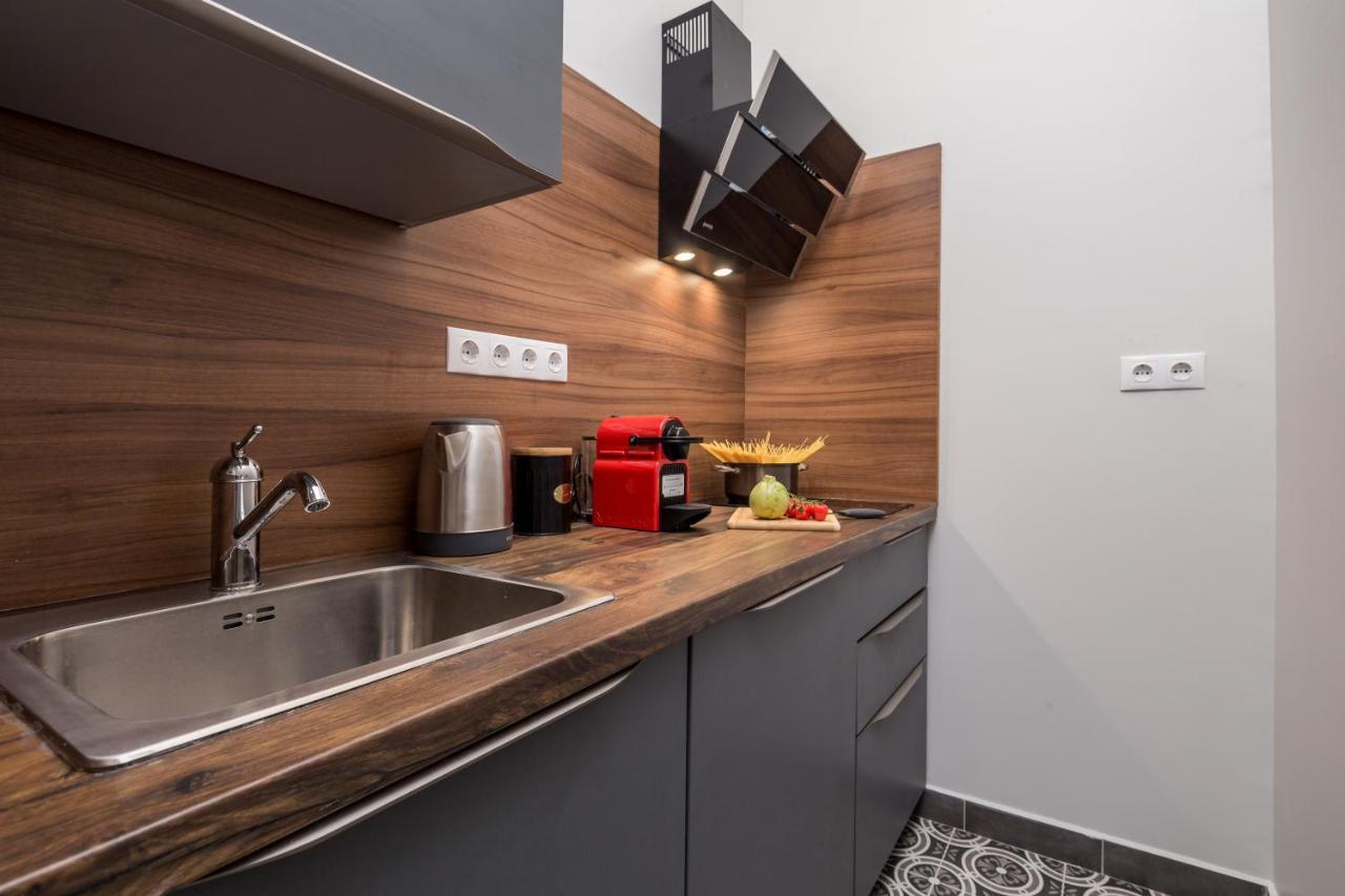 Apartments Porto Marina 2 リエカ エクステリア 写真